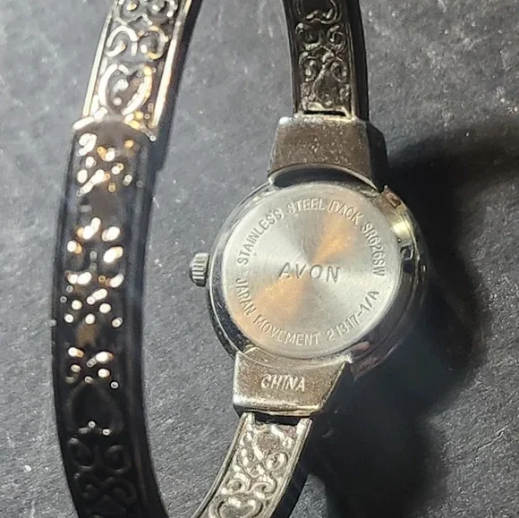 Vintage Avon Cuff Watch - Picture 4 of 5